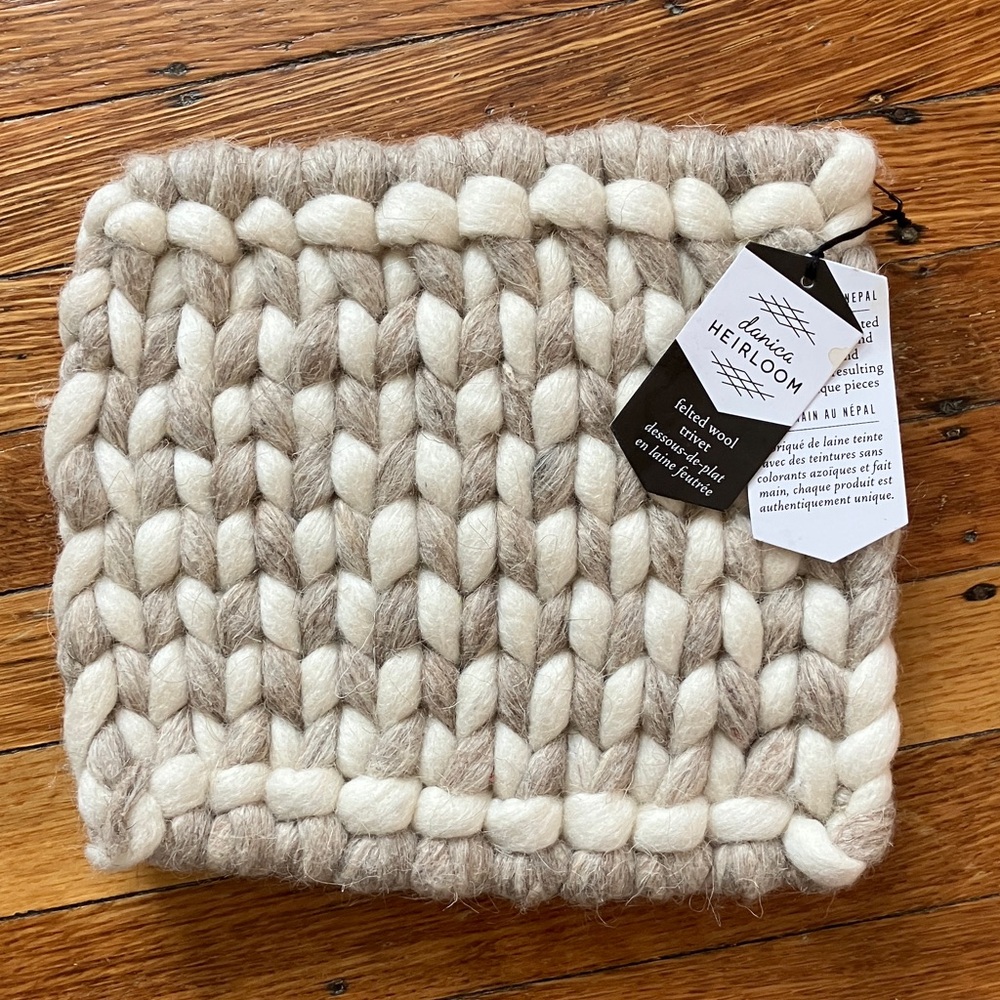 Danica Heirloom 100% wool thick trivet NWT